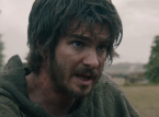 Andrew Garfield memberontak melawanKing Richard II dalam drama abad pertengahan berpasir The Uprising 