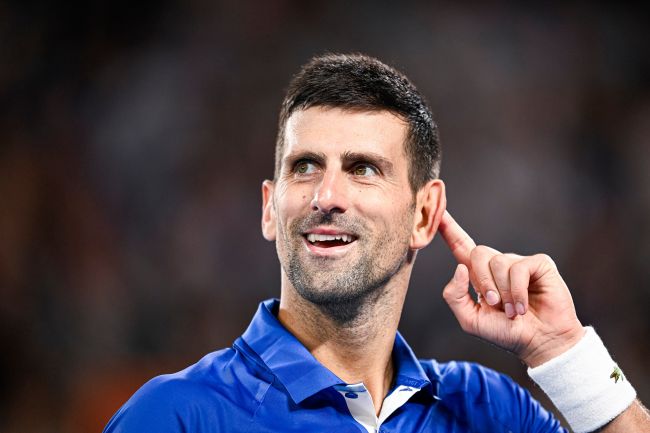 Reporter Australia meminta maaf kepada Novak Djokovic setelah "mengejek penggemar Serbia" di TV langsung