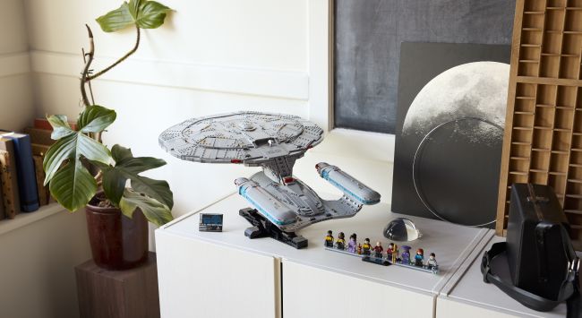 Set Lego Star Trek U.S.S. Enterprise akan berharga £350