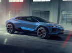 CEO Lamborghini mengatakan penundaan EV adalah "cara yang tepat untuk pergi"