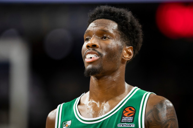 Panathinaikos menandatangani bintang Amerika Nigel Hayes-Davis, pemain dengan bayaran tertinggi ketiga di EuroLeague