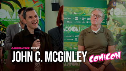 A Rooster mengenakan Scrubs - John C. McGinley Comicon Napoli Wawancara